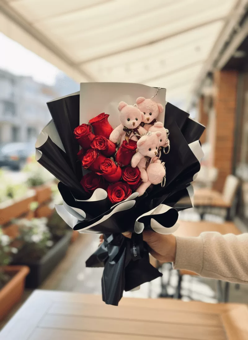 Ayıcık Figürlü Kırmızı Gül Buketi