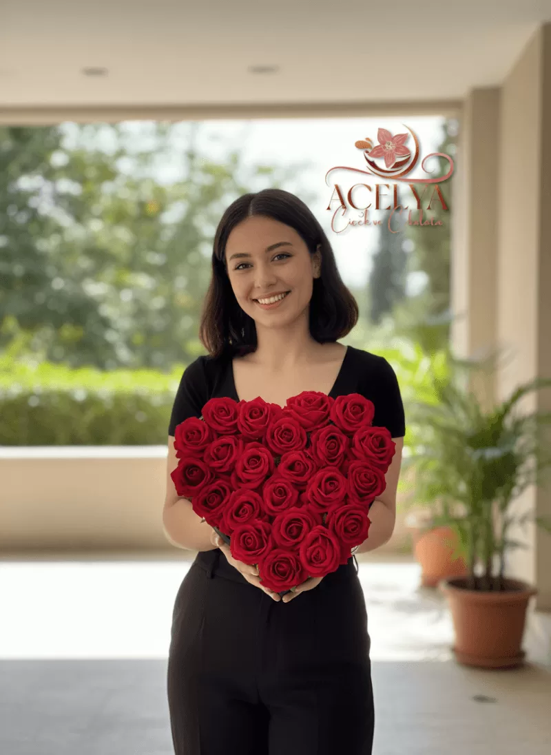 Kırmızı Kalp Gül Aranjmanı