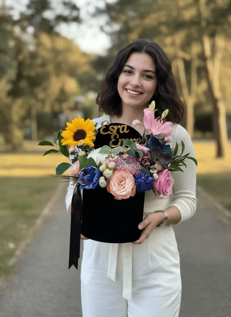 Kişiye özel isimli aşk kutusu.