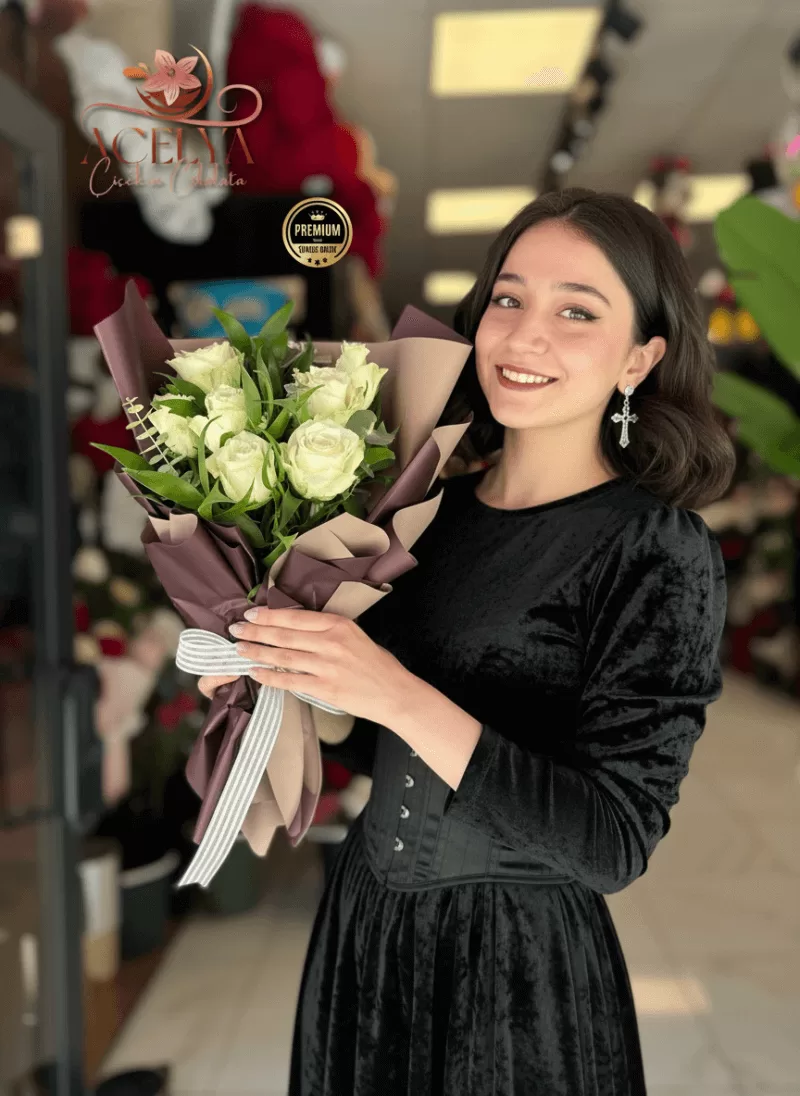 İnci Beyaz Gül Buketi