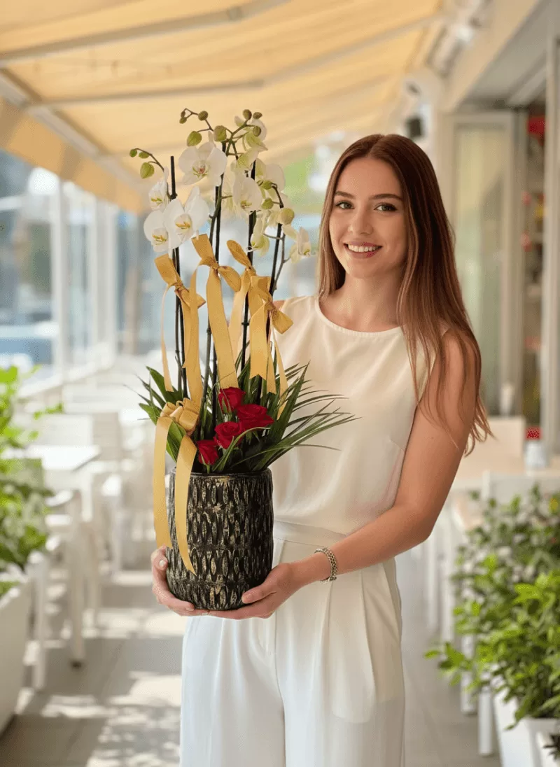 Premium Beyaz Orkide & Kırmızı Gül Aranjmanı
