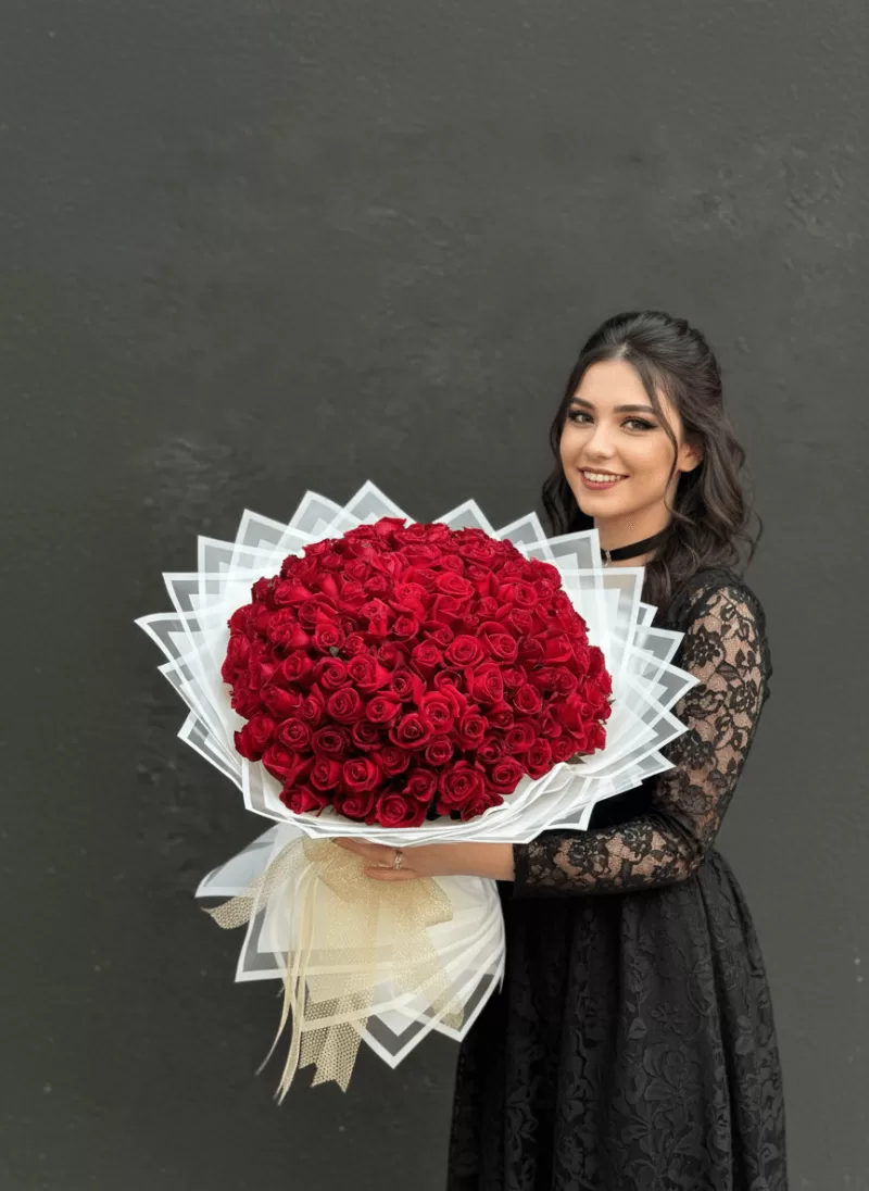 Beyaz Tüllü 101 Kırmızı Gül Buketi