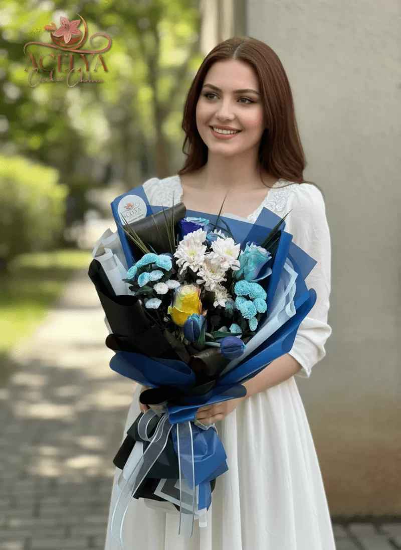 Mavi Siyah Özel Seri Karma Buket