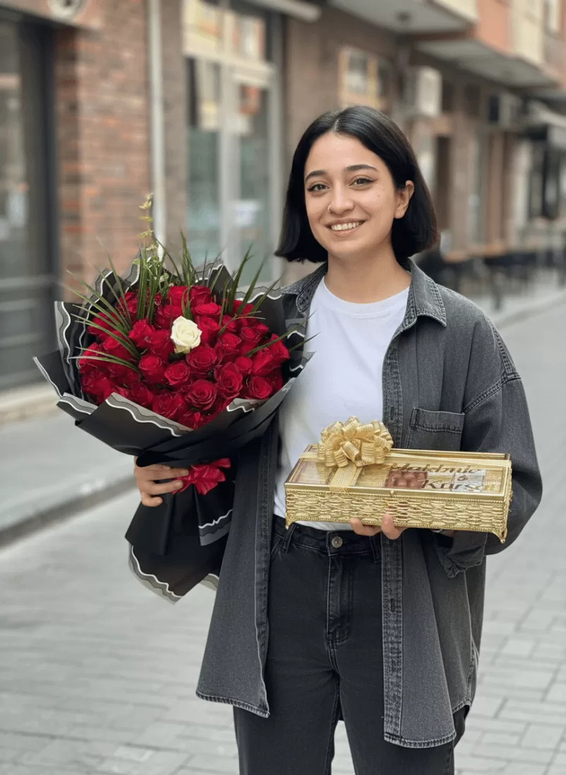 Asalet Dokunuşu – Çikolatalı Kırmızı Gül Buketi