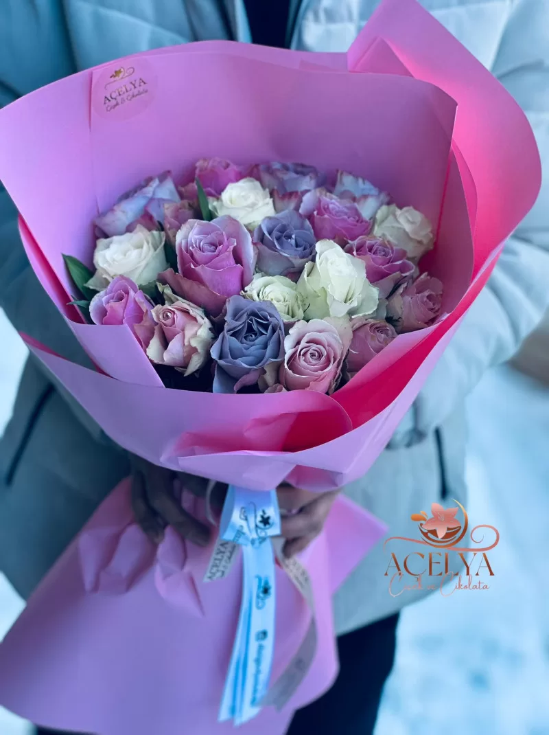 Pastel Ton Karışık Gül Buketi (Lila – Pembe – Beyaz)