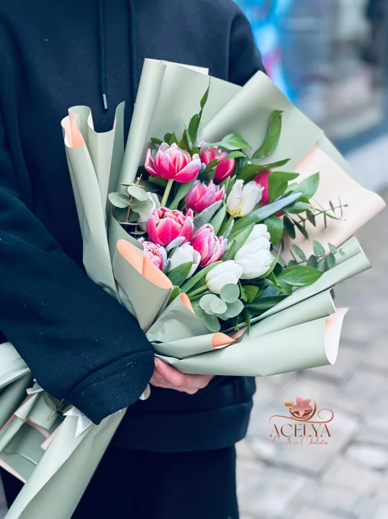 Bahar Esintisi Lale Buketi