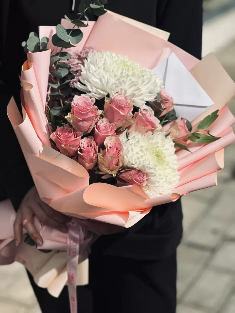 embe Gül & Beyaz Krizantem Aşk Buketi