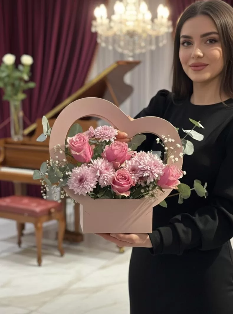 Pembe Kalp Çanta Gül & Krizantem Aranjmanı