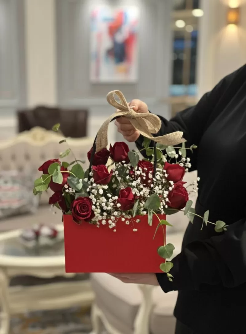 Kraft Çanta Kırmızı Gül Aranjmanı (Romantik Seri)