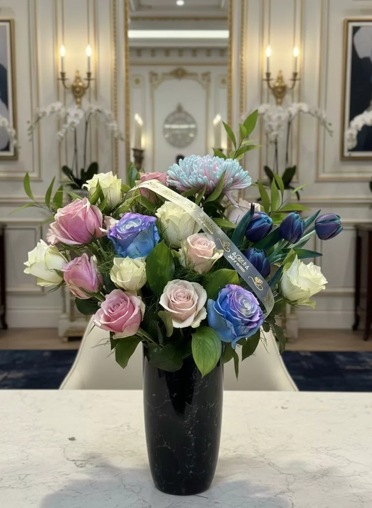 Siyah Mermer Vazoda Pastel Renkli Premium Aranjman