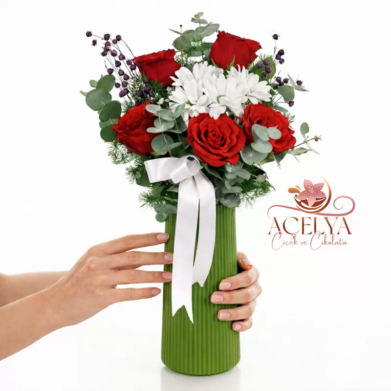 Yeşil Vazoda Kırmızı Gül & Papatya Aranjmanı