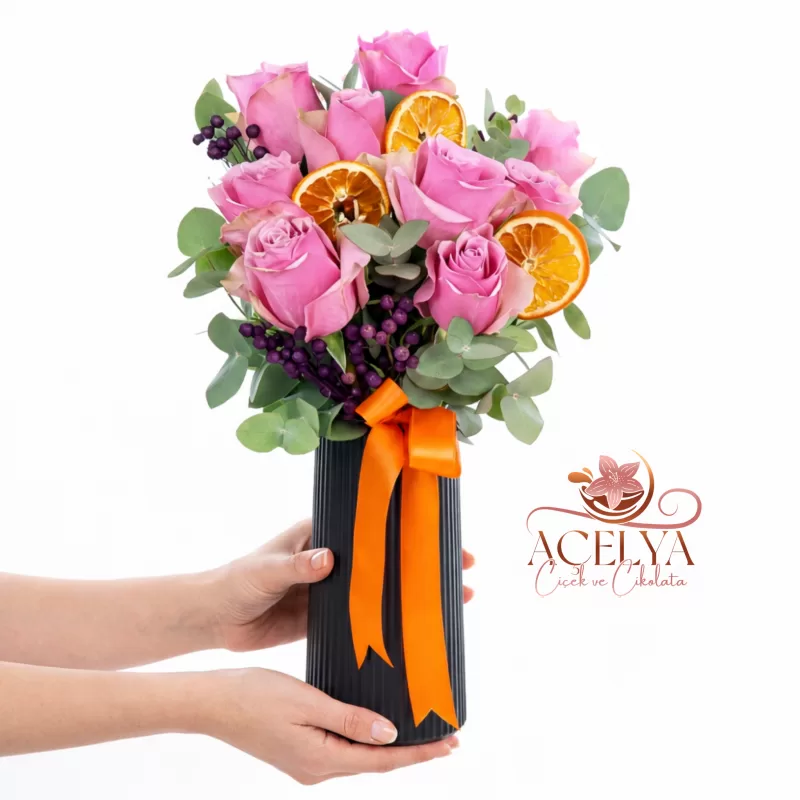 Siyah Vazoda Pembe Gül Aranjman 9 Adet