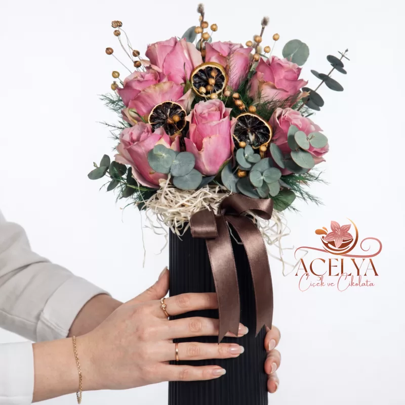 Siyah Vazoda Pembe Gül  Aranjmanı 7 Adet