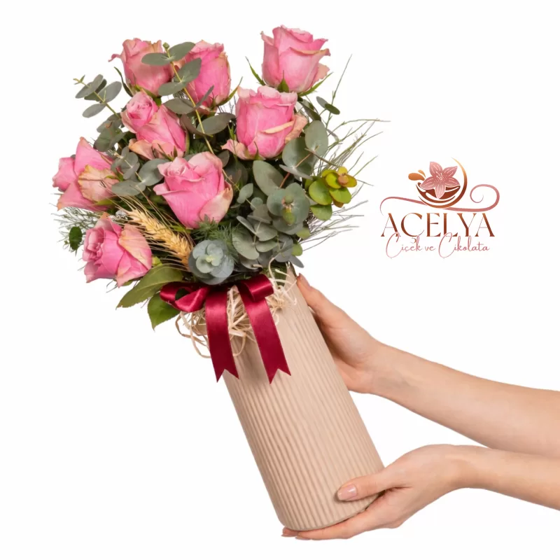 Krem Vazoda Pembe Gül Buketi