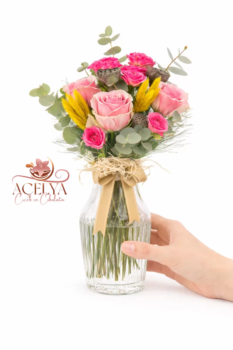 Cam Vazoda Pembe Gül Şık Buketi