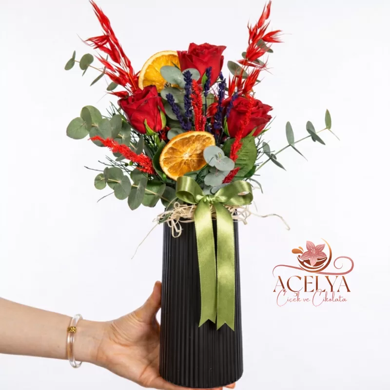 Siyah Vazoda Portakallı Kırmızı Gül Modern Aranjman