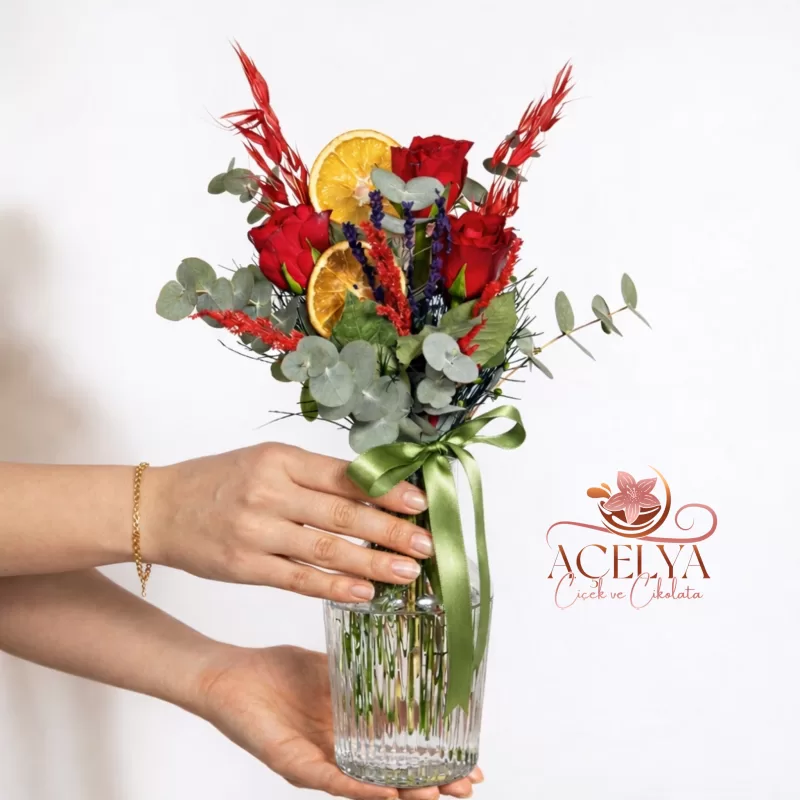 Cam Vazoda Portakallı Kırmızı Gül Aranjmanı