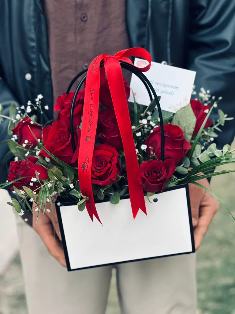 Kırmızı Gül Aşk Kutusu