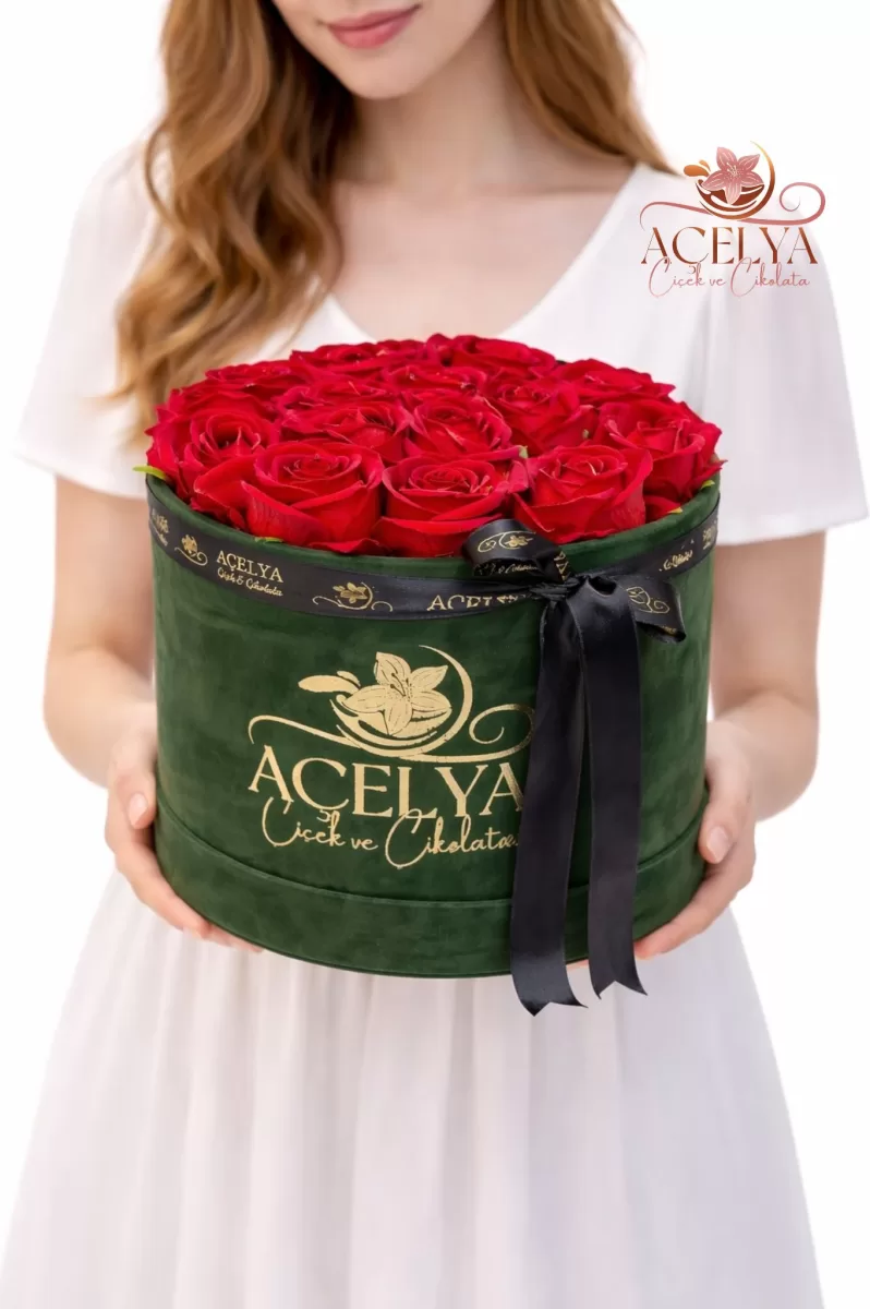 Klasik Kırmızı Gül Kutusu