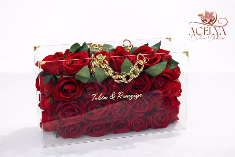 Ferrero Rocher Çikolata Kalbi & Gül Kutusu Seti