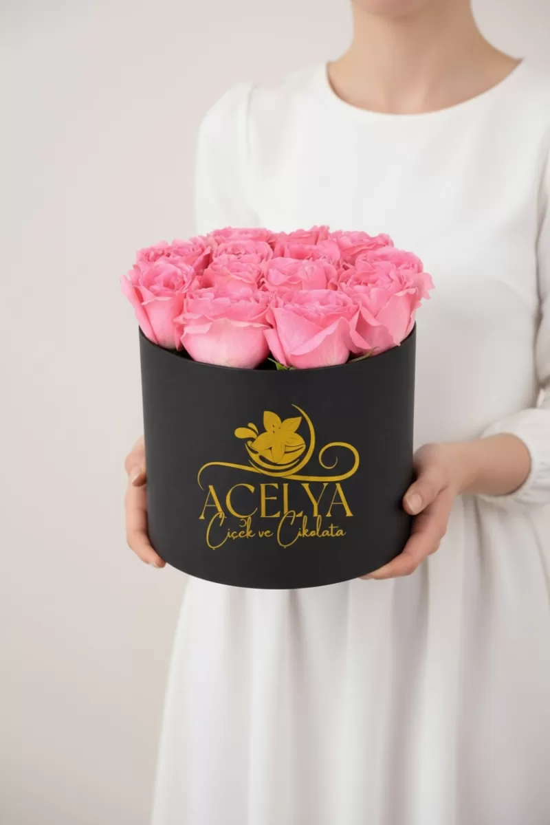 Siyah Kutuda Pembe Gül Premium Buket