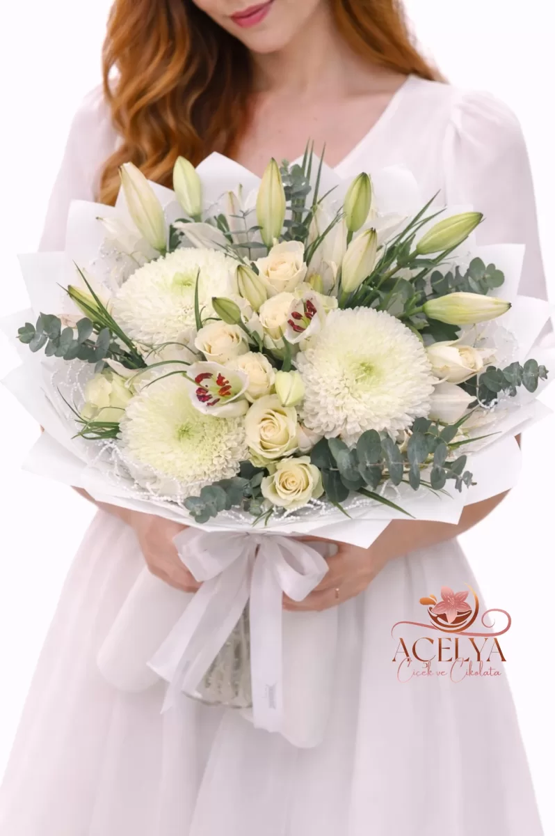 Beyaz Lilyum ve Gül Premium Buket
