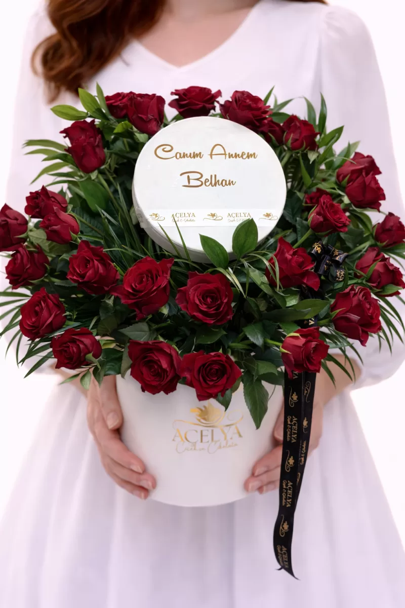 Kişiye Özel Kutuda Kırmızı Gül Aranjmanı – Canım Annem Temalı
