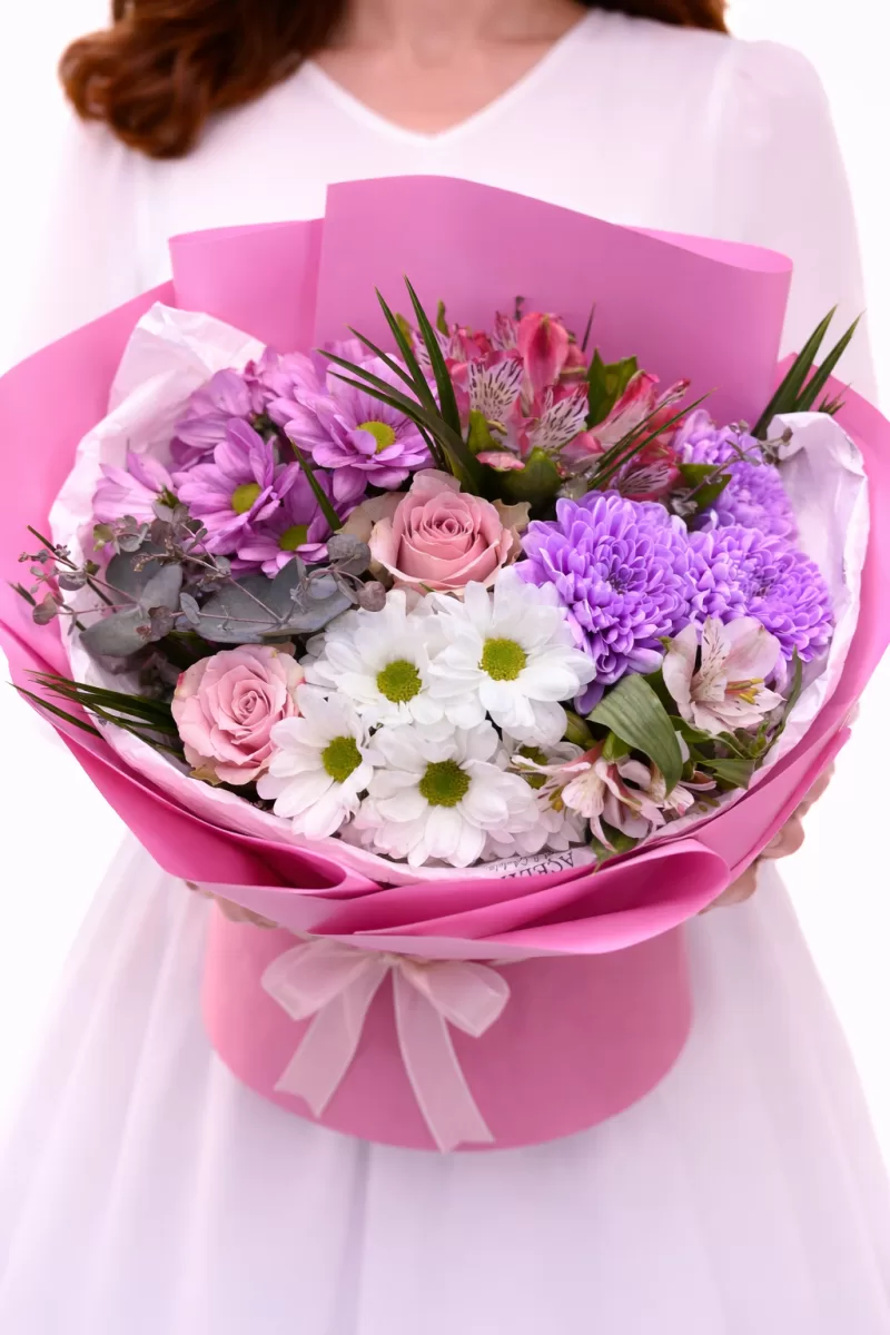 Pembe Paket Karışık Çiçek Buketi – Papatya & Gül & Krizantem