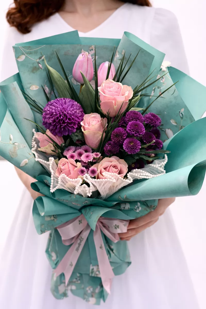 Lila & Pembe Çiçek Buketi – Şık Karışık Aranjman