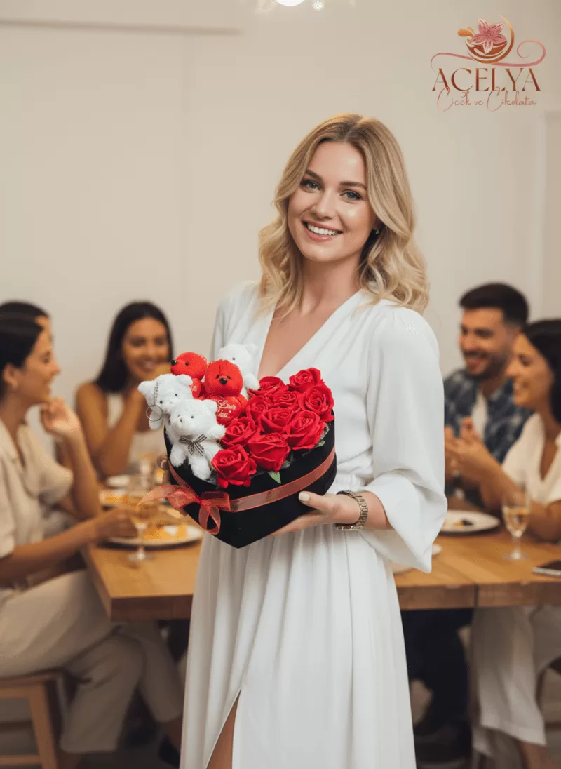 Peluşlu Kalp Kutu + Kırmızı Gül